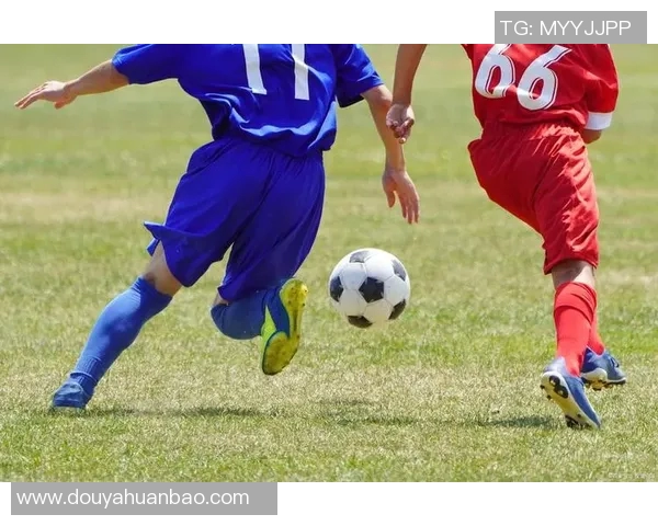 足球球星过人技巧解析与个性化风格展示 足球球星过人技巧解析与个性化风格展示